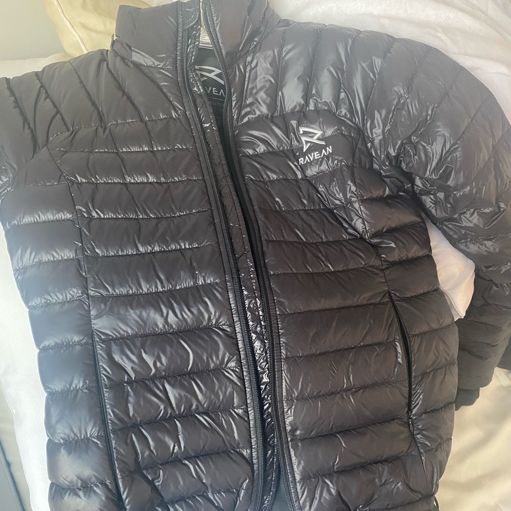 Women’s size small Ravean heated jacket and gloves